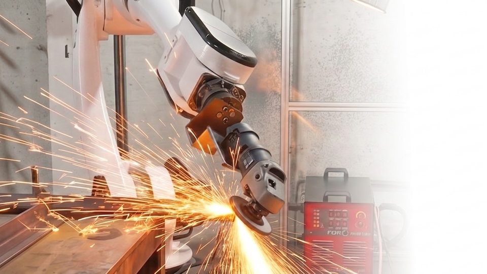 Grinding / Buffing robot application by ACE Robotics